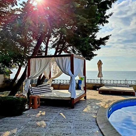 فندق Peter رافدا