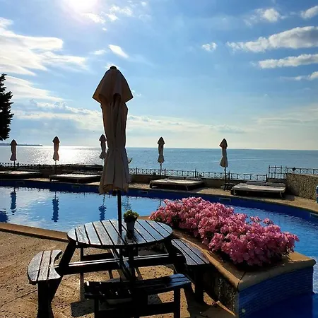 فندق Peter رافدا