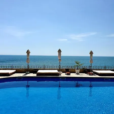 Peter Hotel