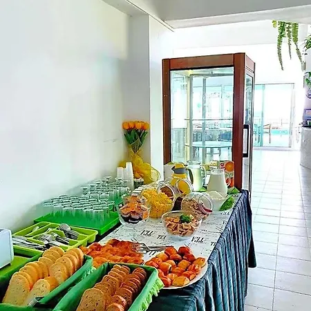 Peter Hotel